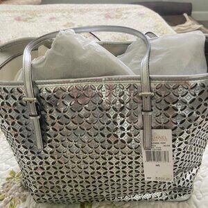 AUTHENTIC MICHAEL KORS TOTE